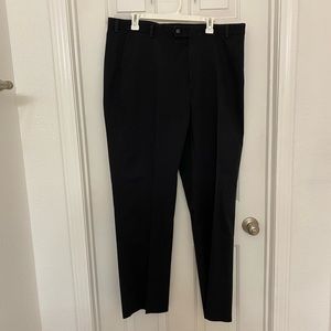 Roundtree & Yorke Black Slacks - Size 38x32